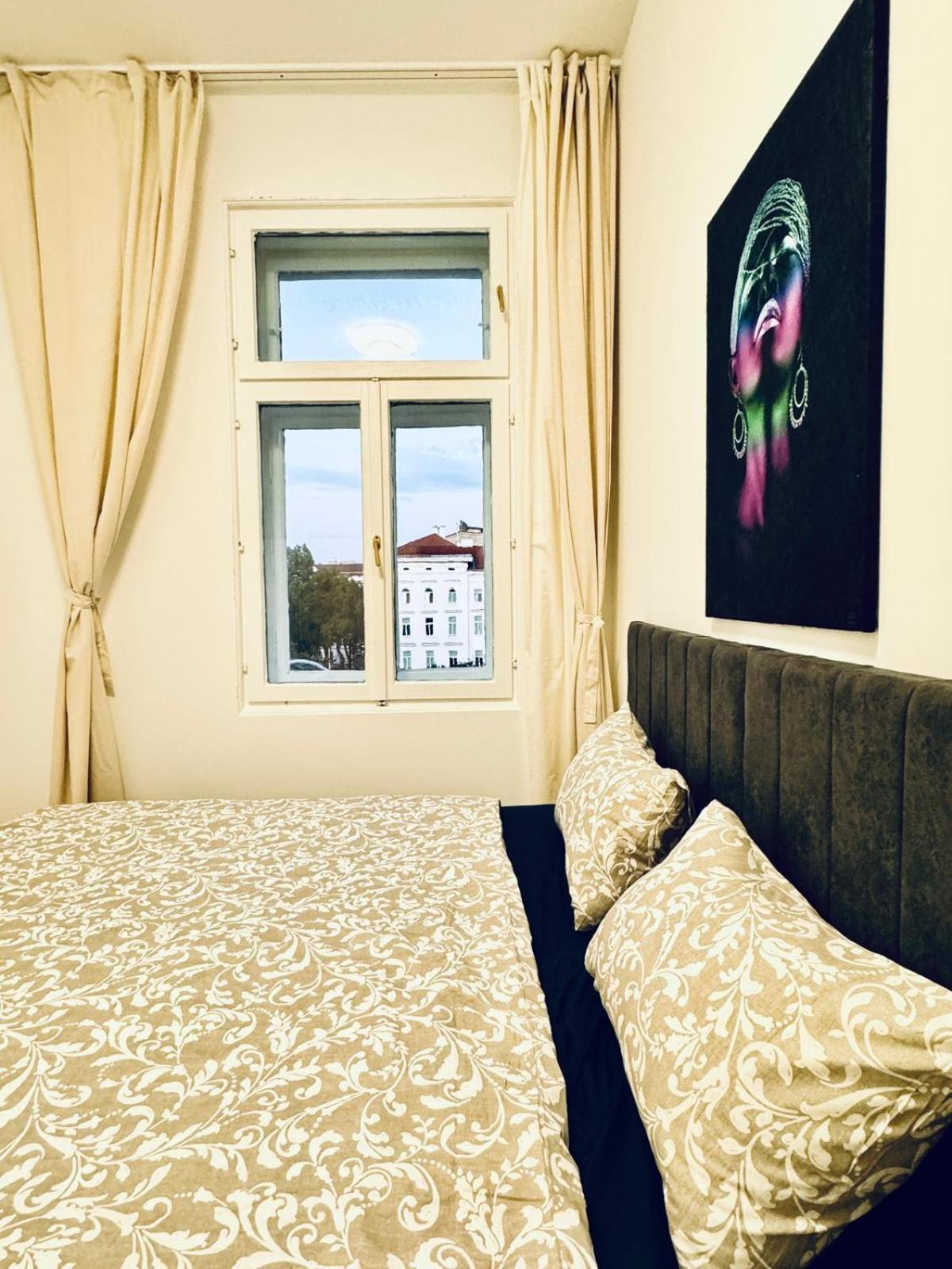 4Br Shared Apt With City View Only 7- Min To Westbahnhof Apartment Vienna Exterior photo