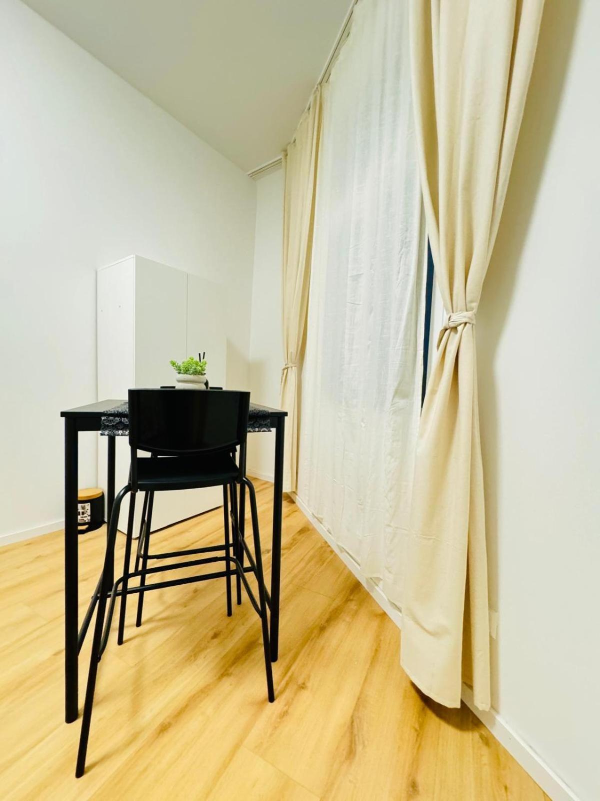 4Br Shared Apt With City View Only 7- Min To Westbahnhof Apartment Vienna Exterior photo